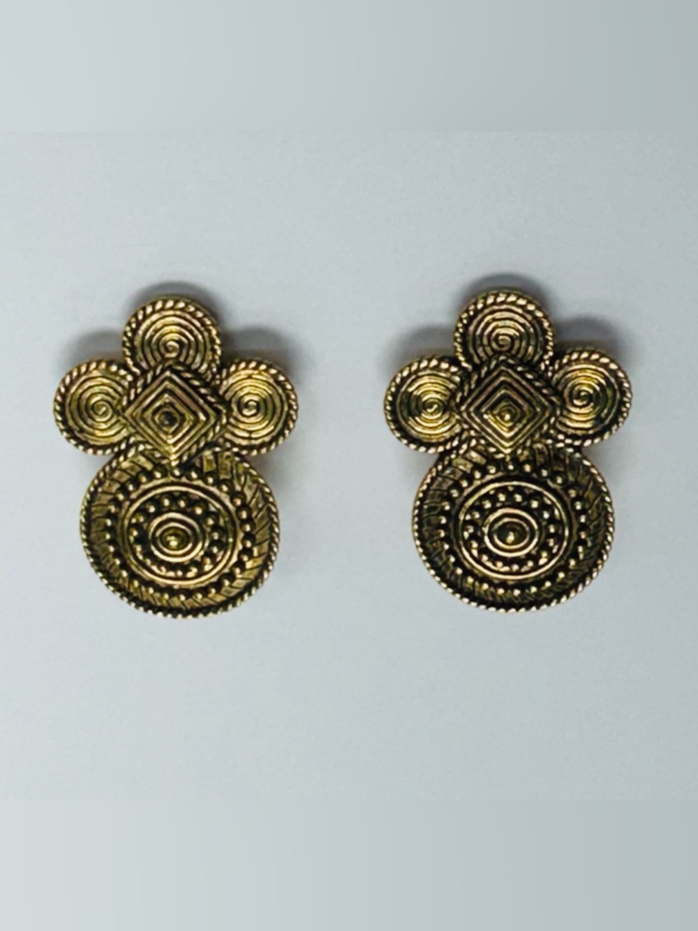 Vintage Avon Gold Tone Texture Geometric Clip On Earrings Etruscan Style RARE